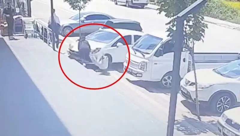 Yalova'da Gençlerin Korkunç Kazası: Fren Yerine Gaz Bastı ve Hayatını Kaybetti
