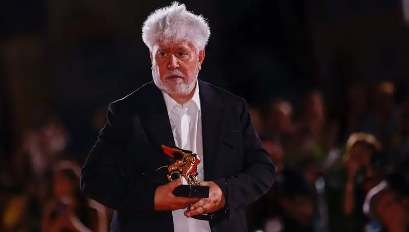 Almodóvar, Hükümeti Gazze İçin Acil Yardıma Çağırdı