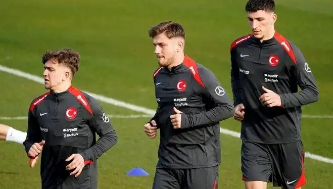 Fenerbahçe ile Anılan Yıldız Oyunucu Galatasaray'a Transfer Oluyor!