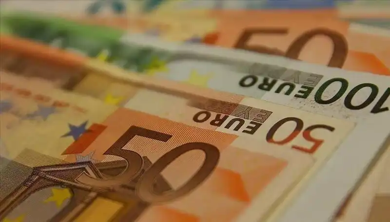Euro Dolar Karşısında Zirve Sonrası Düşüş Yaşadı