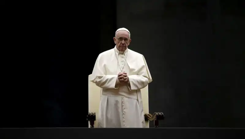 İlklerin Papası: Kapıcılıktan Vatikan'a Francis'in Eşsiz Hikayesi