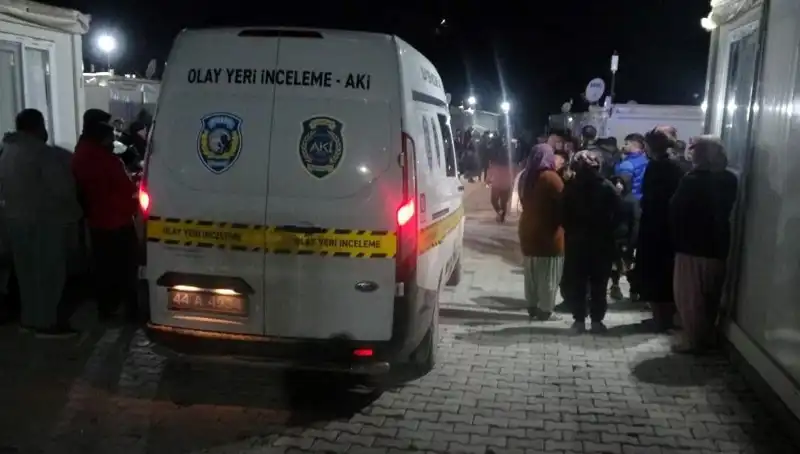 Husumetli İki Aile Arasında Kanlı Kavga: Olay Anlarını Gözler Önüne Seren Detaylar