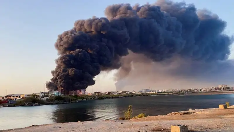 Port Sudan'da Şok Edici Patlamalar: Havalimanı ve Ordu Üssü Hedefte!