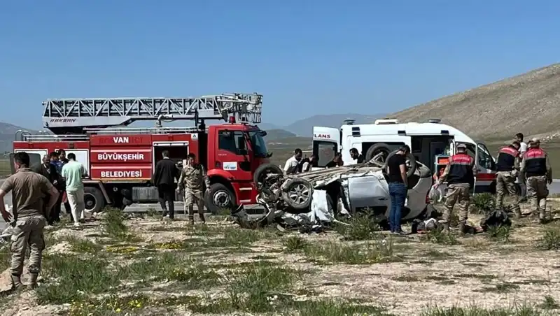 Van'da Katliam Gibi Kaza: 4 Can Kaybı, 2 Yaralı!