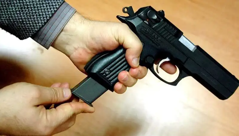Silahını Kurcalayan Genç Adam Trajik Bir Şekilde Hayatını Kaybetti