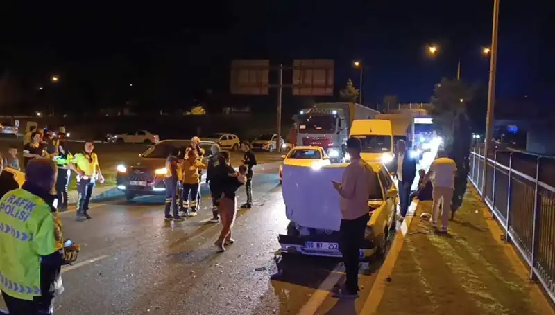 Otoyolda Kuralsız Geri Dönüş: İkisi Çocuk Dört Kişi Yaralandı