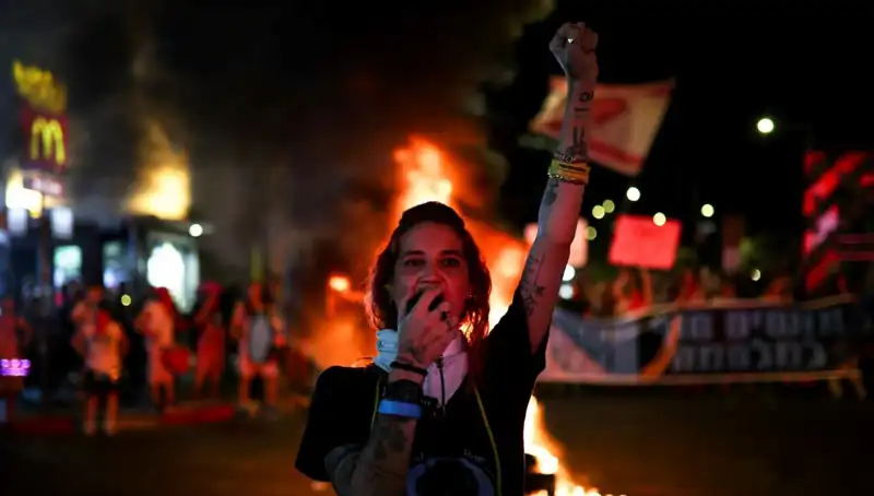 İsrail'de Binlerce Kişi Sokaklarda: Gazze Savaşı İçin Yoğun Protestolar