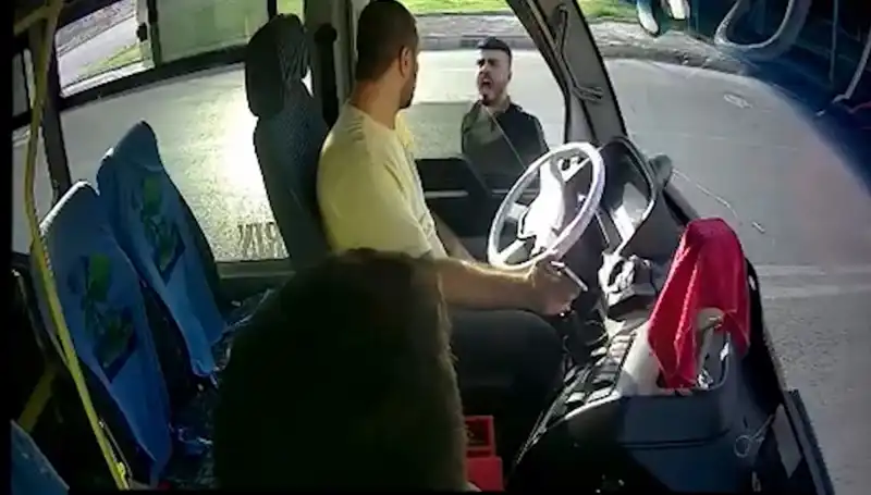 Antalya'da Otobüs Şoförüne Bıçak Çeken Zanlı 3 Gün Sonra Yakalandı