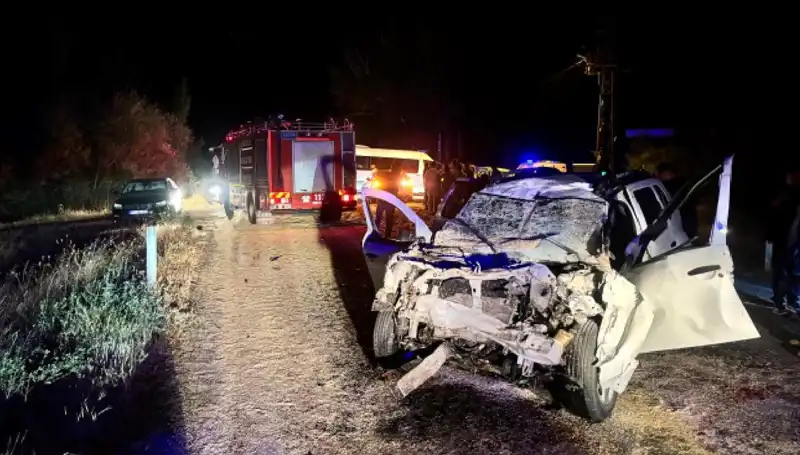Ciple Traktör Çarpıştı: 5 Kişi Yaralandı, Olay Yerin'de Gerilim Hüküm Sürdü
