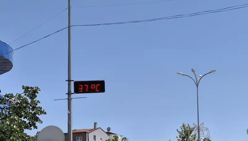 İlkbaharda Yaz Havası: İlçemizde Termometreler 38 Dereceyi Buldu