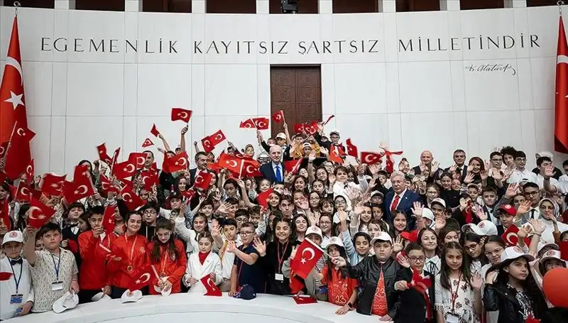 TBMM 105. Yılı: 23 Nisan Kutlamalarıyla Geçmişe Yolculuk