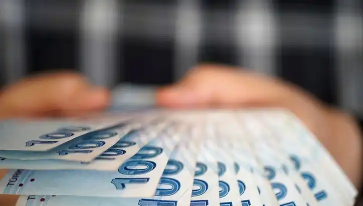 Emekli Promosyonları 2025: Bankalar Ne Kadar ve Nasıl Alınır?