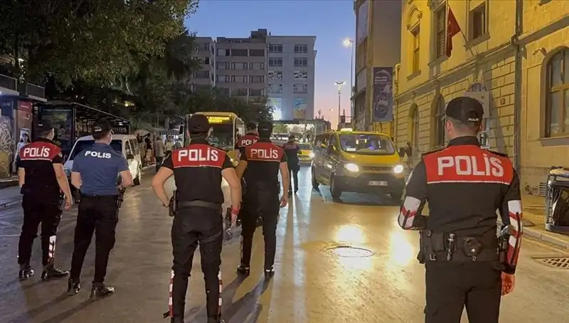 Megakentte Asayiş Operasyonu: Yüzlerce Gözaltı ve Sıkı Denetim