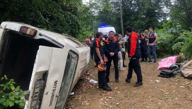 Rize'de Minibüs Yamaçtan Yuvarlandı: Korkunç Kaza Detayları Ortaya Çıktı