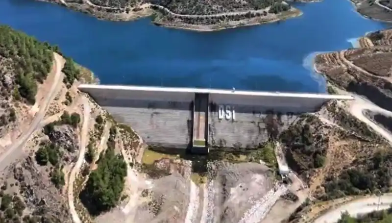 Çeşme'de Su Sorunu Çözüme Kavuşuyor, Hayatlar Yeniden Akmaya Başladı