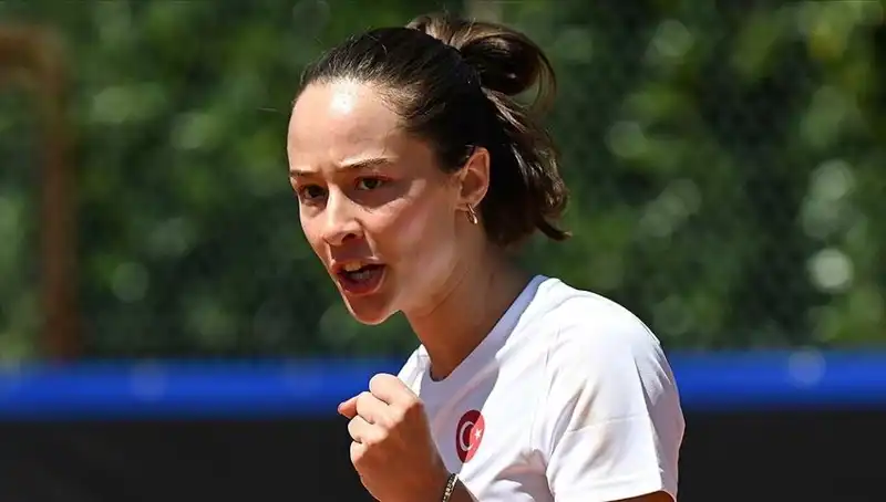 Milli Tenisçi Zeynep Sönmez, İzmir'de İnanılmaz Bir Final Mücadelesi Verdi!