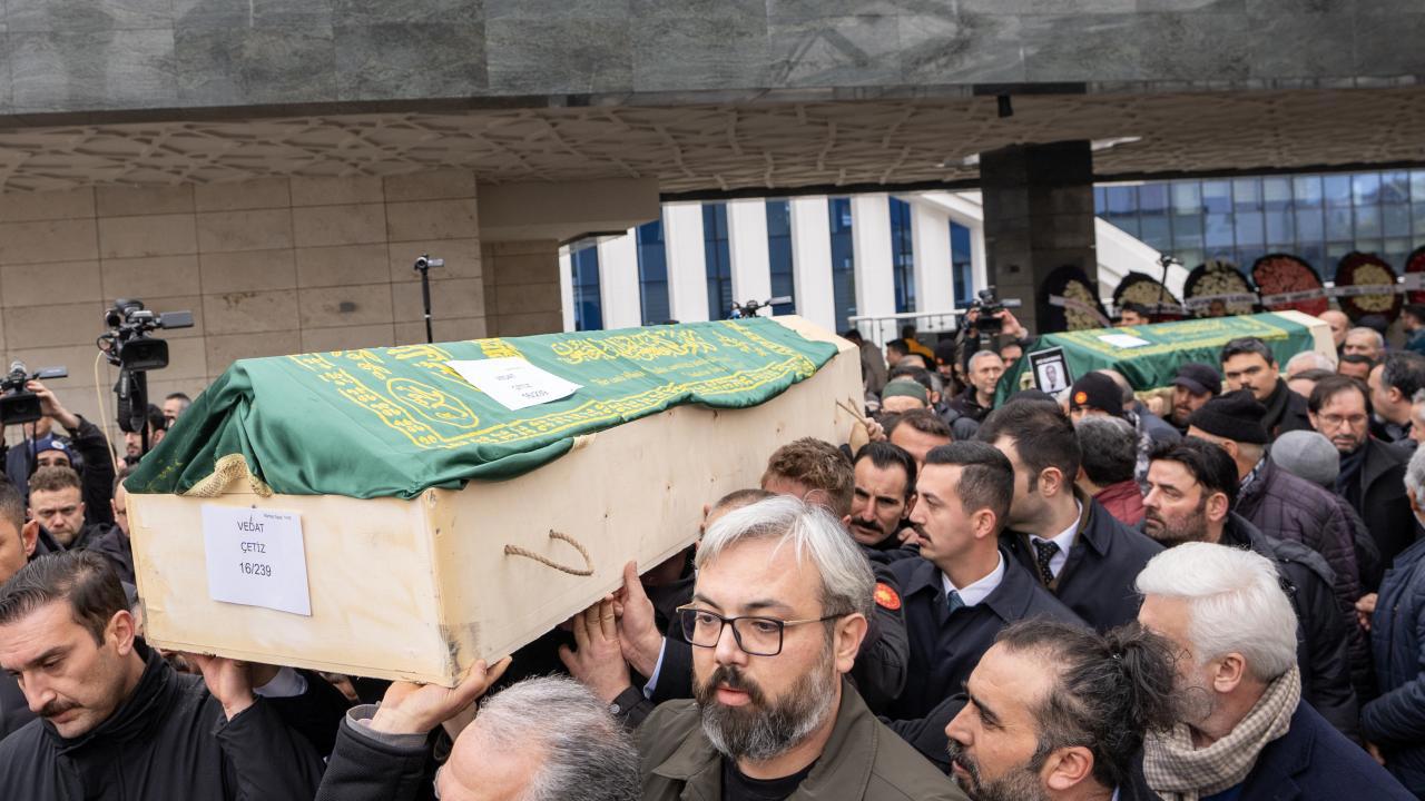 Bolu'daki Faciada Kaybettiklerimiz Son Yolculuğuna Uğurlandı