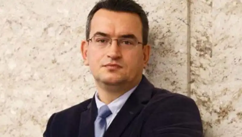 Metin Gürcan: DEVA Partisi’nin Kurucu Üyesinin Renkli Hayatı ve Siyasi Kariyeri