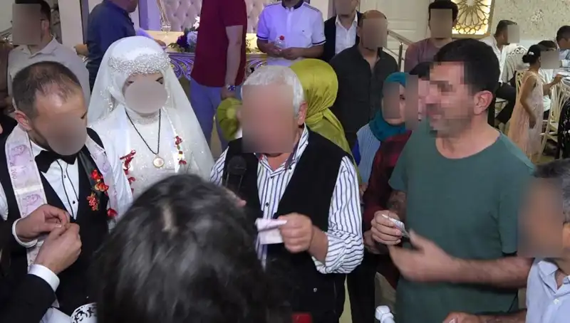 Davetsiz Düğüne Giden Hırsız, Pasta Yedi ve Takıları Çaldı!