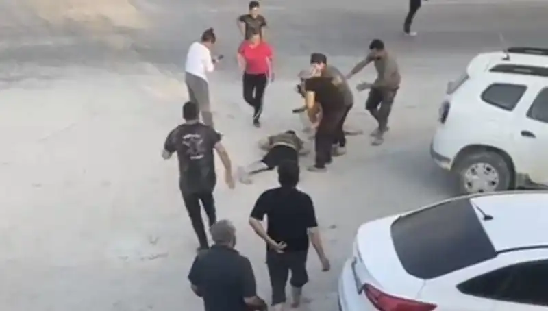 Hatay'da Kavga Faciası: Ayırmaya Çalışan Genç Hayatını Kaybetti
