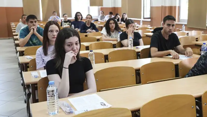 YKS 2023 Sonuçları Açıklandı: Öğrenciler ve Aileler Neler Yaşadı?