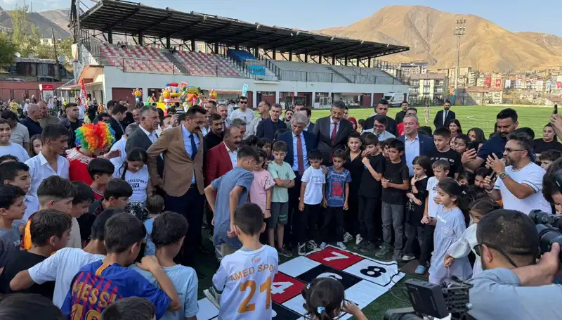 Hakkari’de Coşkuyla Başlayan Anadolu Şenliği: Gelenekte Modern Unutulmaz Anlar