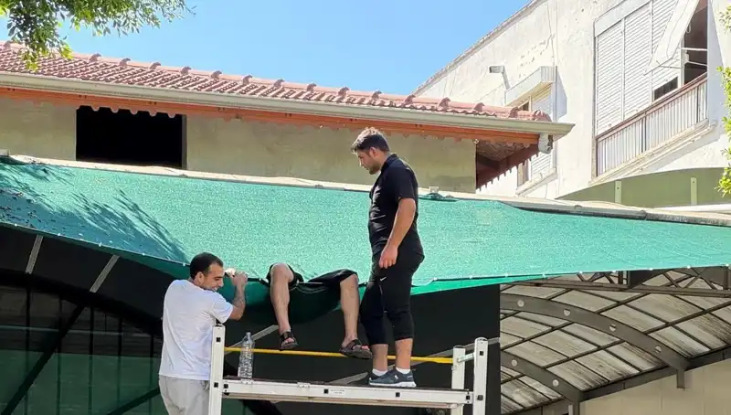 : Dengesini Kaybedip Balkondan Düşen Genç, Hayat Mücadele Ediyor!