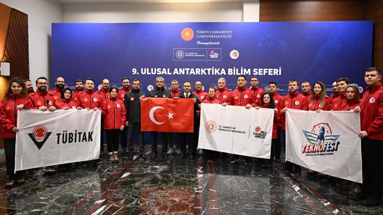 Türk Bilim İnsanları Antarktika'da 9. Kez Araştırma Yapacak