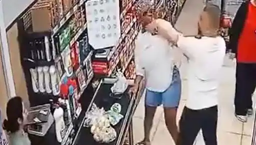 Market Kasa Sırasında Caddeye Taşan Olay: Çocuklar Şahit Oldu