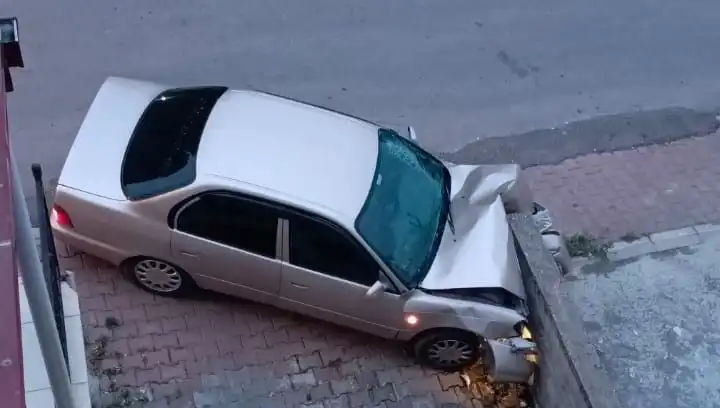 Kontrolü Kaybeden Araç, Duvara Çarparak Feci Kazaya Neden Oldu