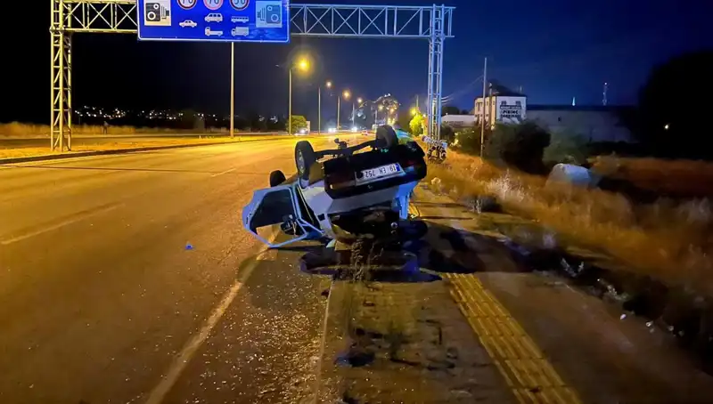 TIR’ın Sıkıştırdığı Otomobil Takla Attı: Tek Yaralı!