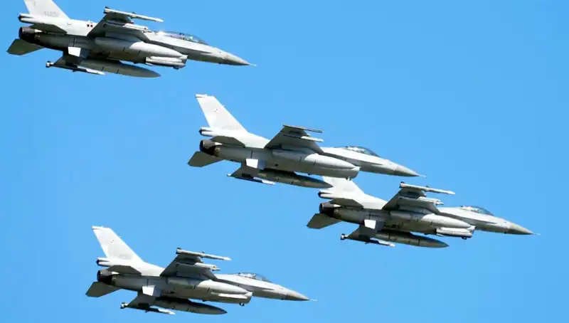 ABD'den Ukrayna'ya 310 Milyon Dolarlık F-16 Eğitim Projesi
