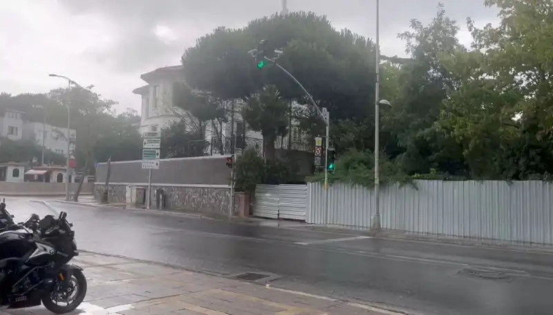 İstanbul'da Yağışların Sesi: Sağanak Yağmur Şehirde Hayatı Nasıl Etkiledi?