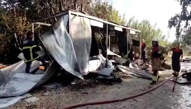 Hatay'da Konteyner Yangını: Yangın Sonrası Eşyalar Kullanılamaz Hale Geldi