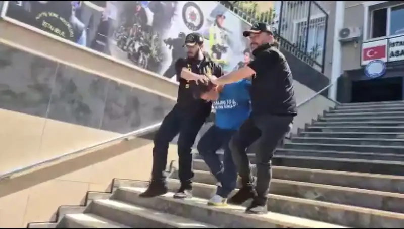 Ümraniye'de Film Gibi Gasp: 600 Bin Liralık Gözaltı Operasyonu