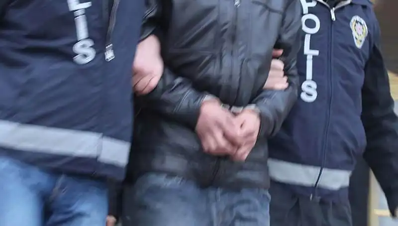 Adana'da Uyuşturucu Baskını: Güvenlik Güçleri 45 Şüpheliyi Gözaltına Aldı