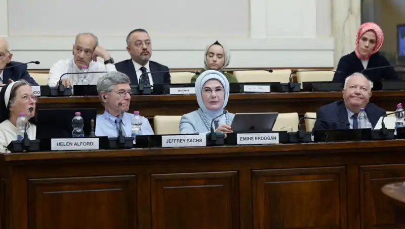 Emine Erdoğan, Vatikan'da Dünya 5'ten Büyüktür Dedi
