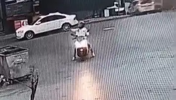 İstanbul'da AVM'ye Açılan Ateş Panic Yarattı!