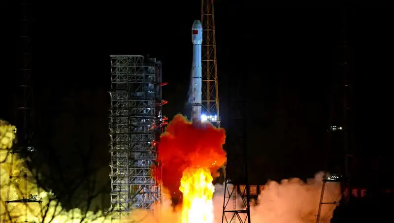 Çin'in Yeni Uydusu Tienvın-2 ile Asteroid Keşfine İlk Adım