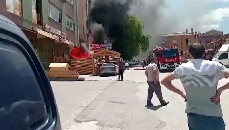 Ankara'da Alevler İçinde Kalan İş Yerleri: Yangın Neden Çıktı?