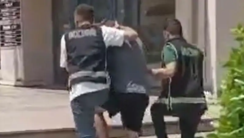Sahte Dolaşım ile Turist Sınır Dışı Edildi: O Anlar Kameralara Yansıdı